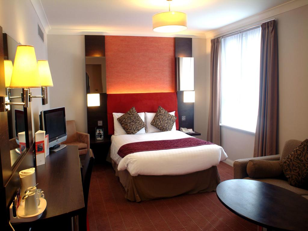 The Dragon Hotel, Swansea